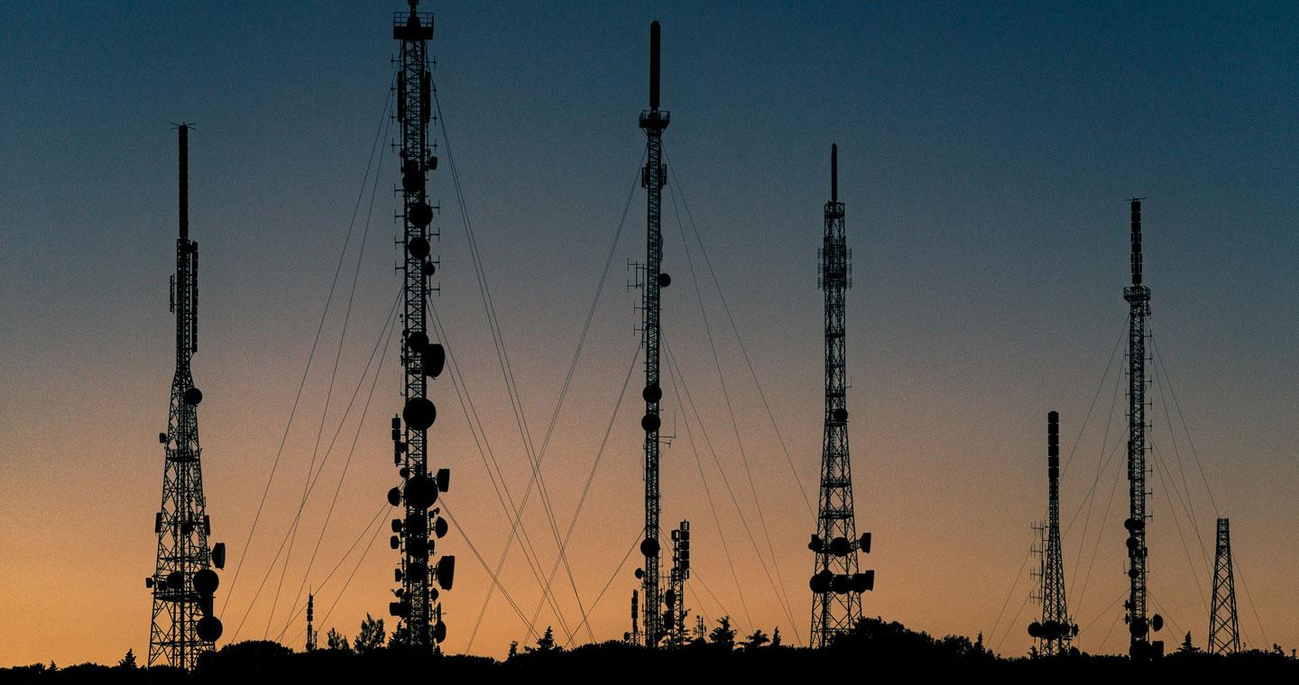 Communications masts