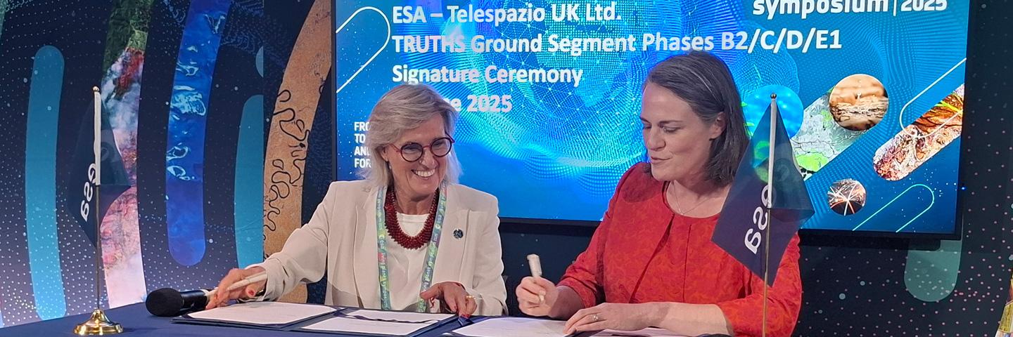 TRUTHS-signing-Sarah-Macken-Simonetta-Cheli-LPS25_1440480